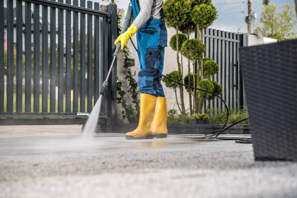 Best Pool Deck Cleaning  in Pomona, CA
